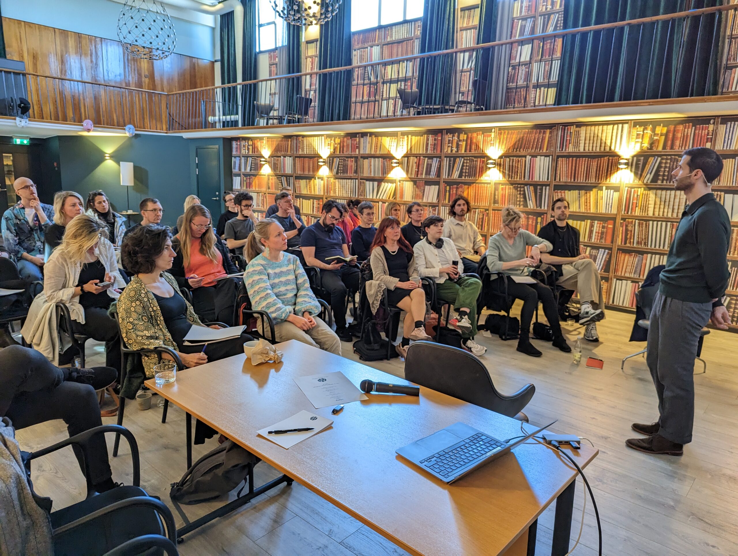 Jonathan Entis on stage in Malmö during the first Managing Resistance conference in 2023
